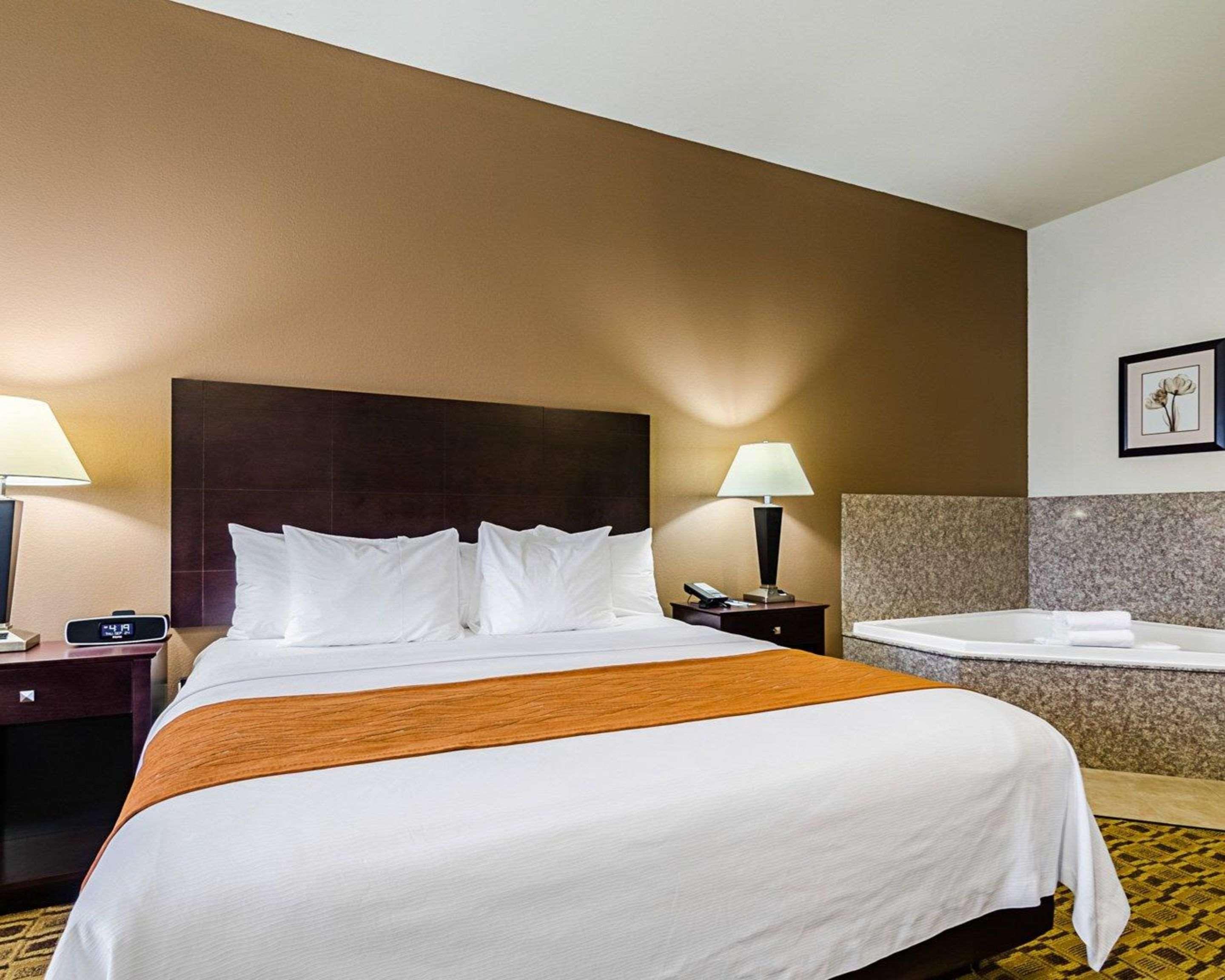 Comfort Inn & Suites Lawrence - University Area Buitenkant foto
