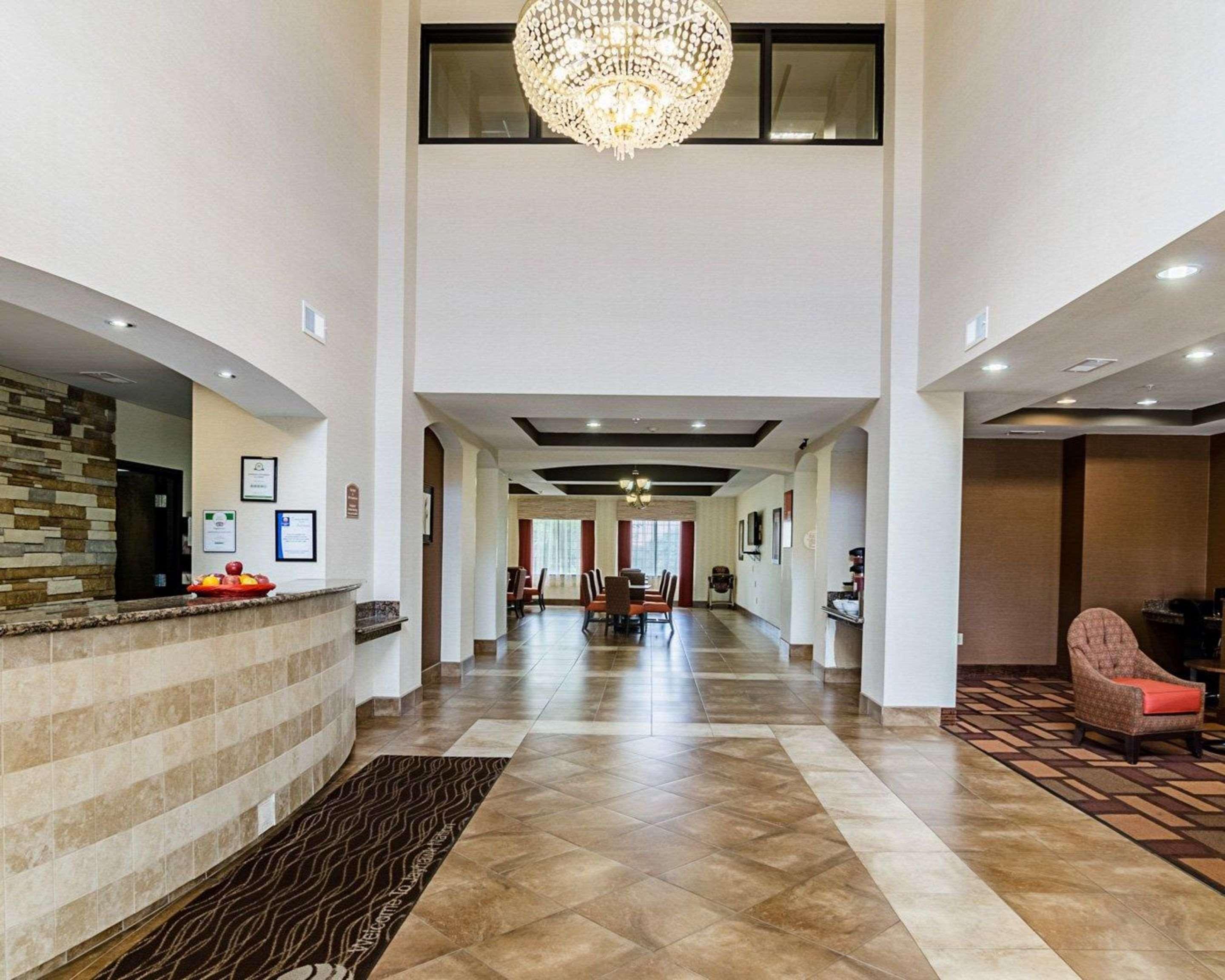 Comfort Inn & Suites Lawrence - University Area Buitenkant foto