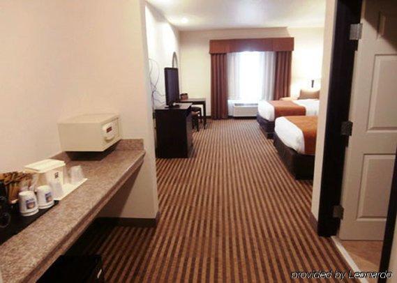 Comfort Inn & Suites Lawrence - University Area Buitenkant foto