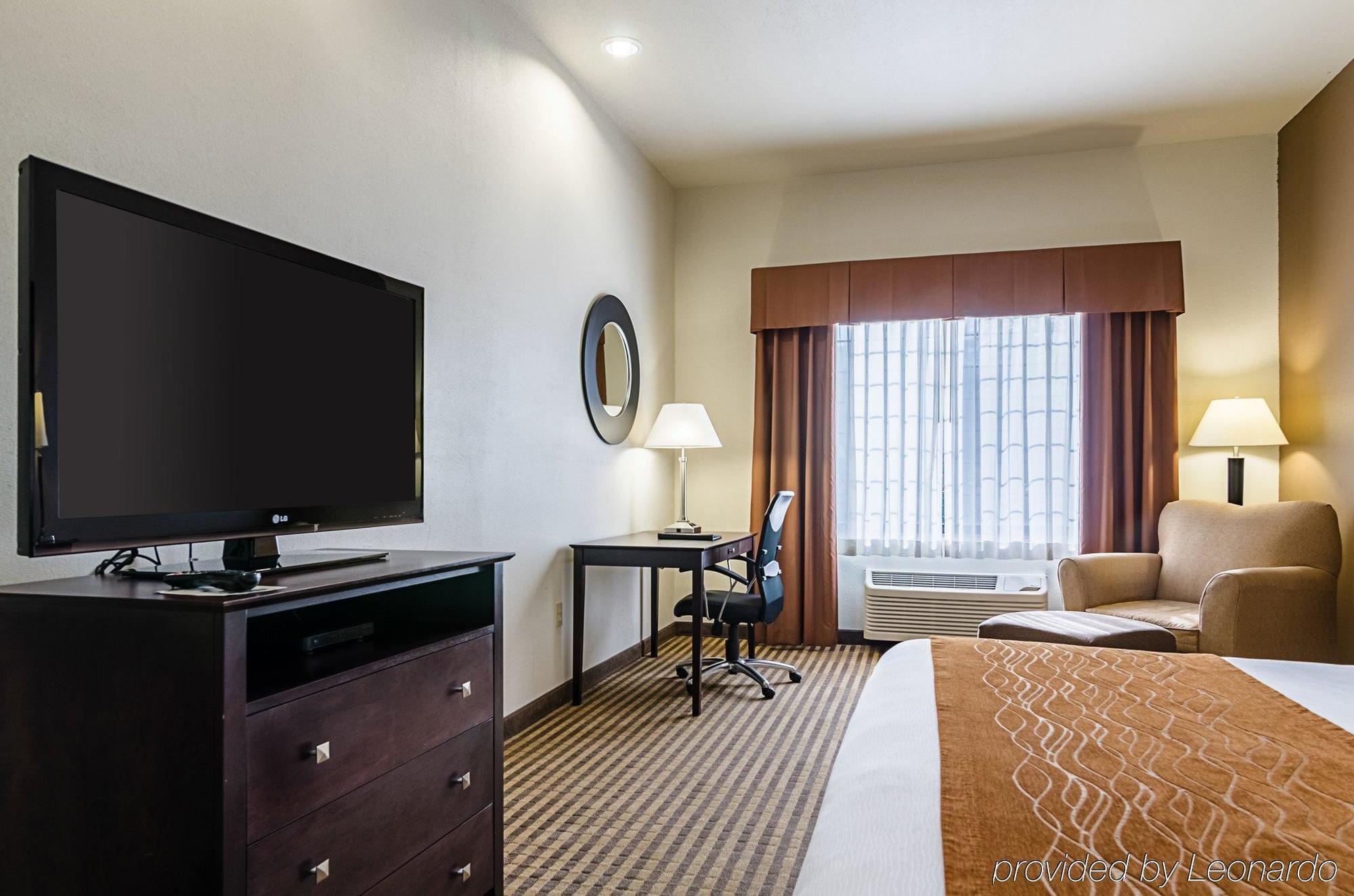 Comfort Inn & Suites Lawrence - University Area Buitenkant foto