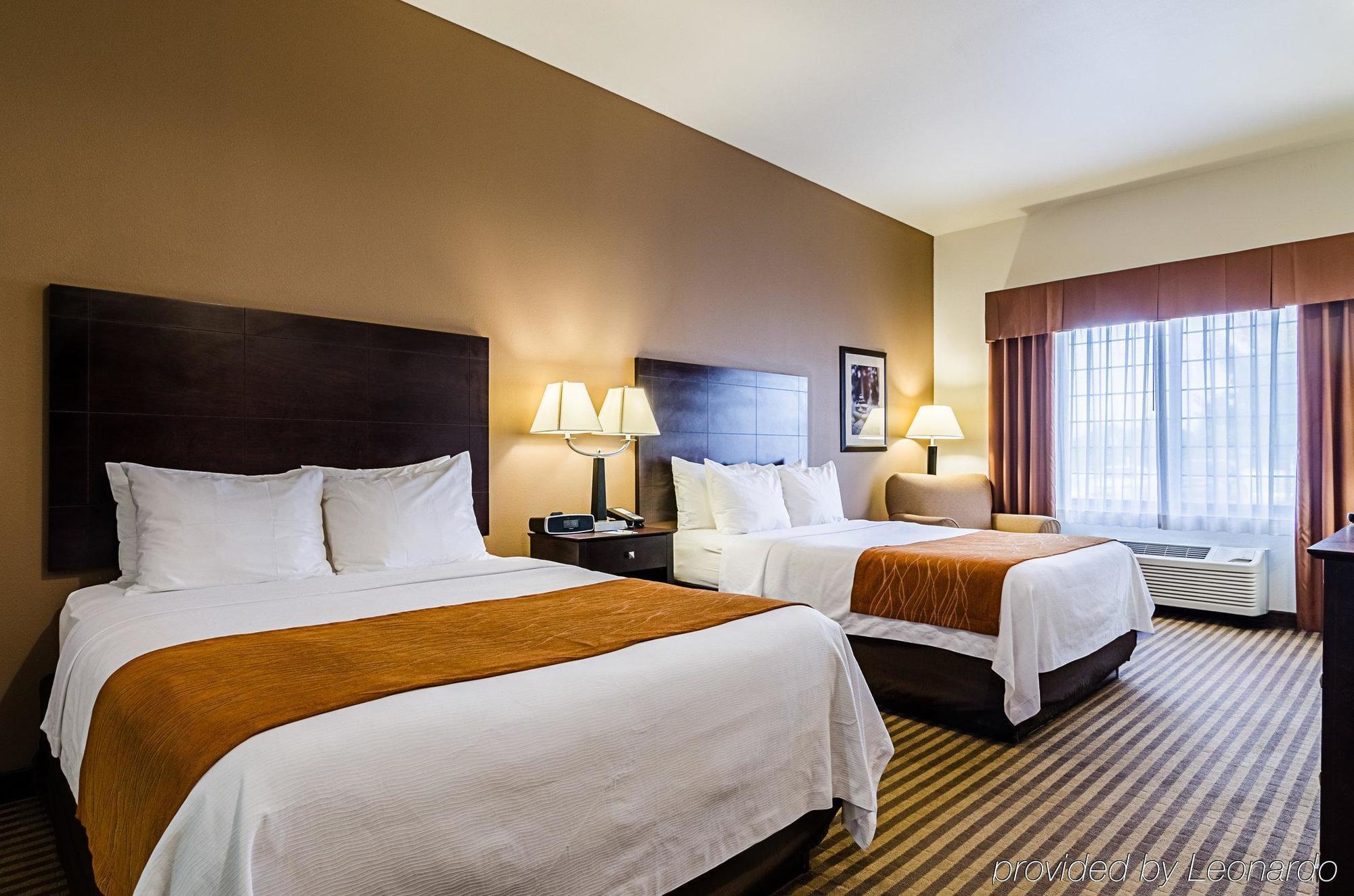 Comfort Inn & Suites Lawrence - University Area Buitenkant foto