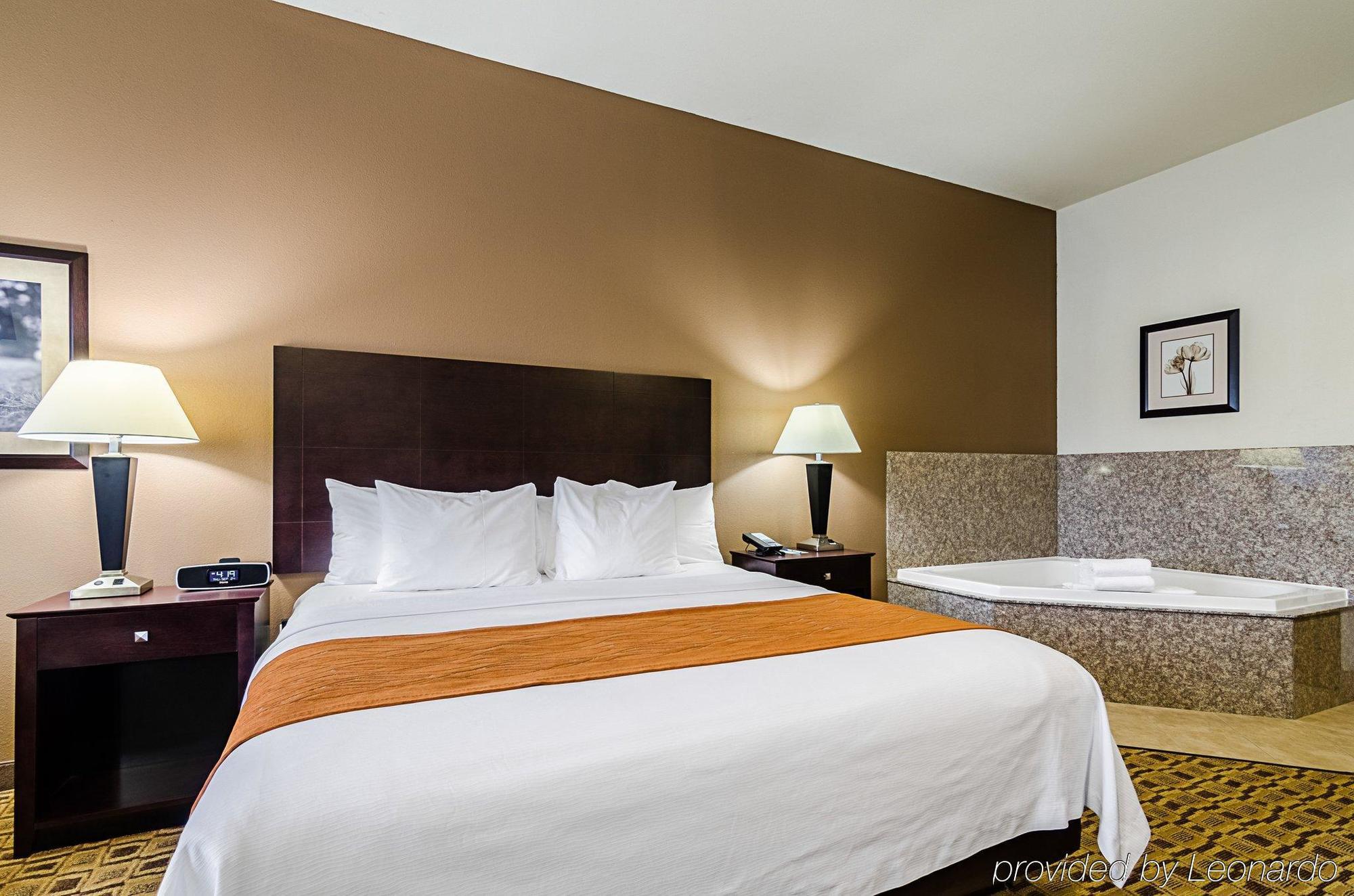 Comfort Inn & Suites Lawrence - University Area Buitenkant foto