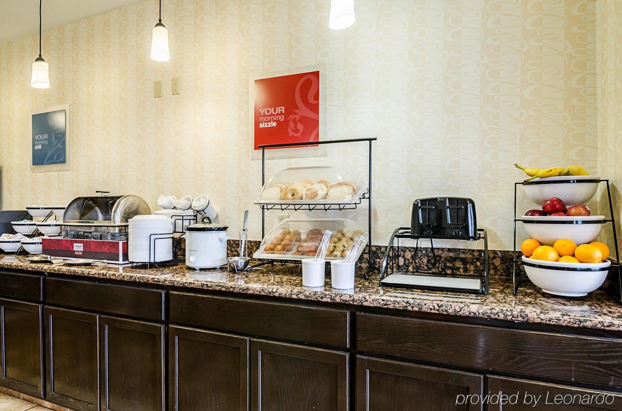 Comfort Inn & Suites Lawrence - University Area Buitenkant foto