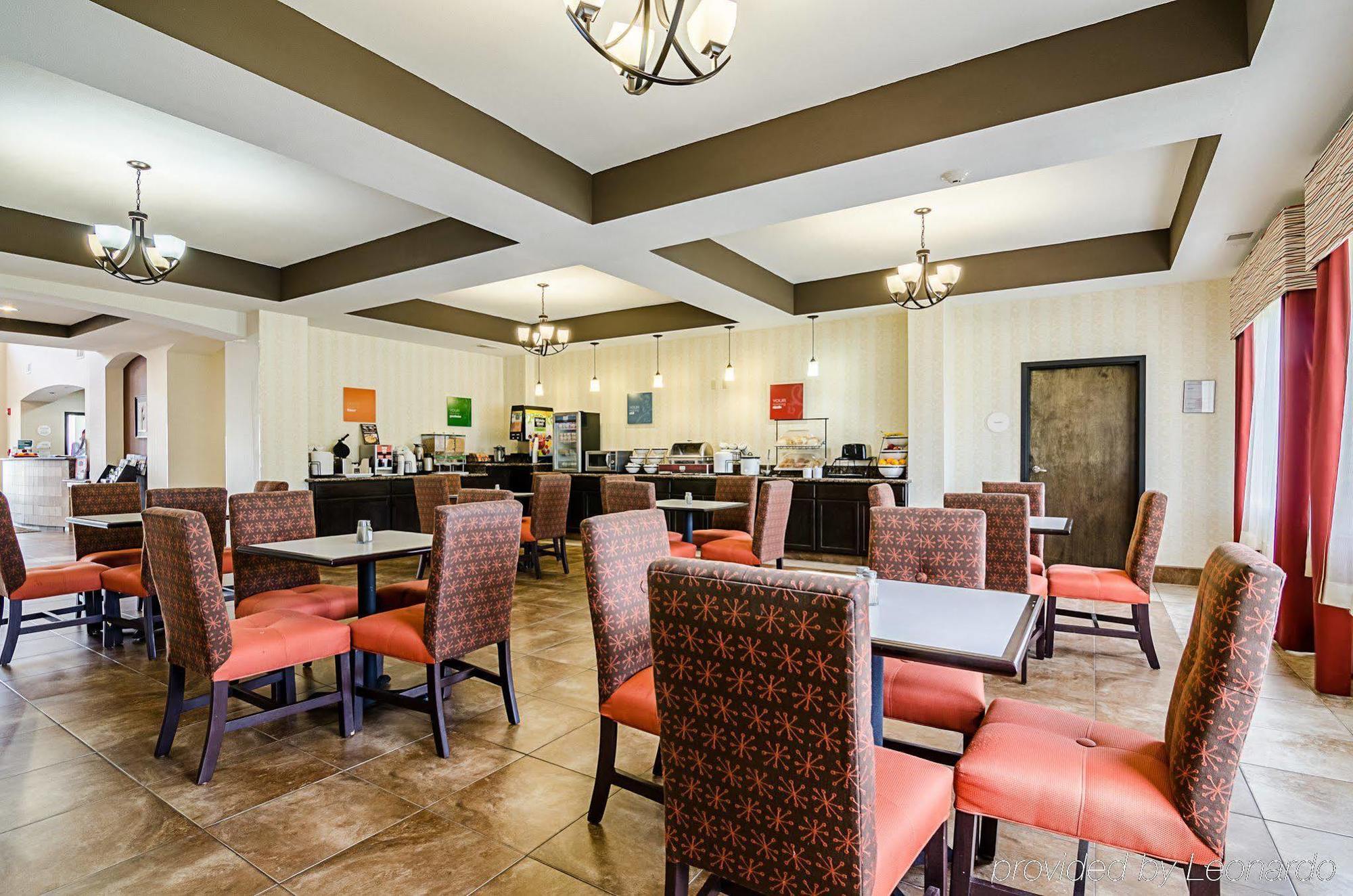 Comfort Inn & Suites Lawrence - University Area Buitenkant foto