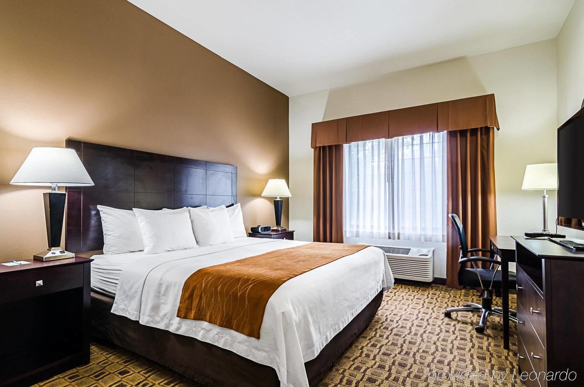 Comfort Inn & Suites Lawrence - University Area Buitenkant foto