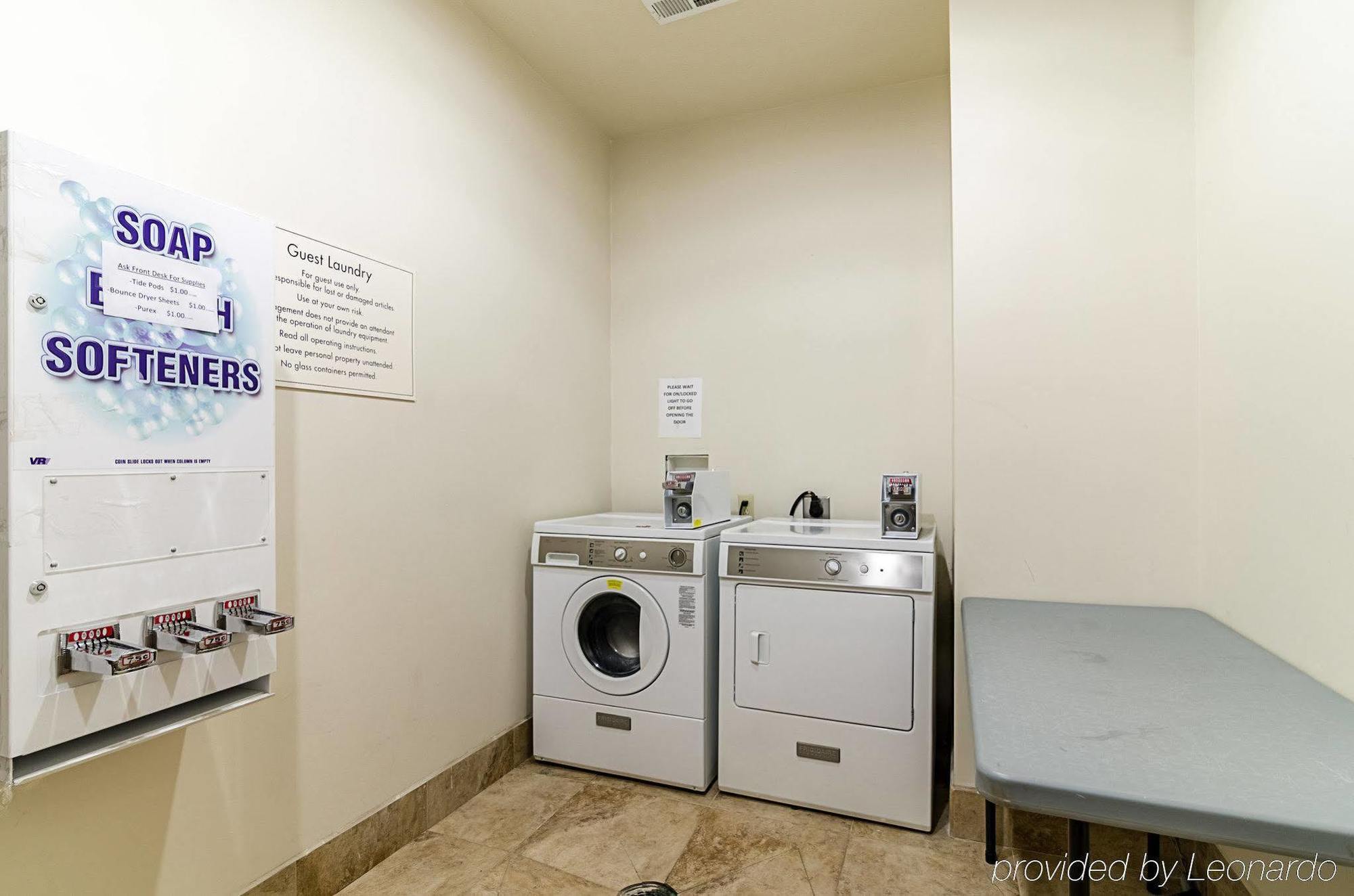 Comfort Inn & Suites Lawrence - University Area Buitenkant foto
